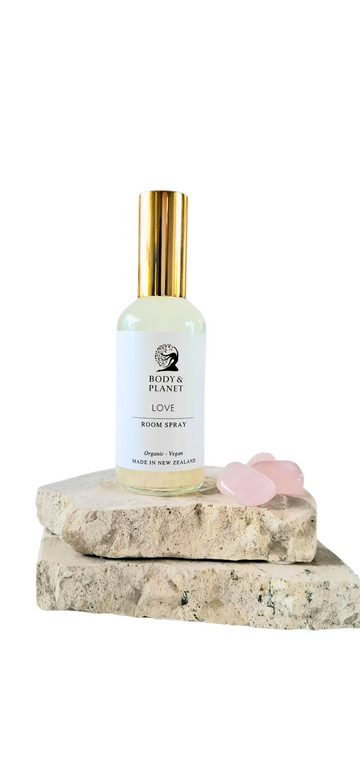 ORGANIC LOVE ROOM SPRAY - Body and Planet